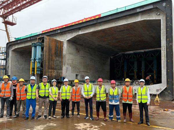 APS (Porto de Santos) visit to tunnel construction site in China