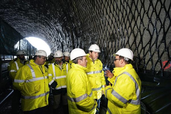 Óscar Puente visits the works to improve the Gaintxurizketa tunnel to connect the Basque Country with France at high speed